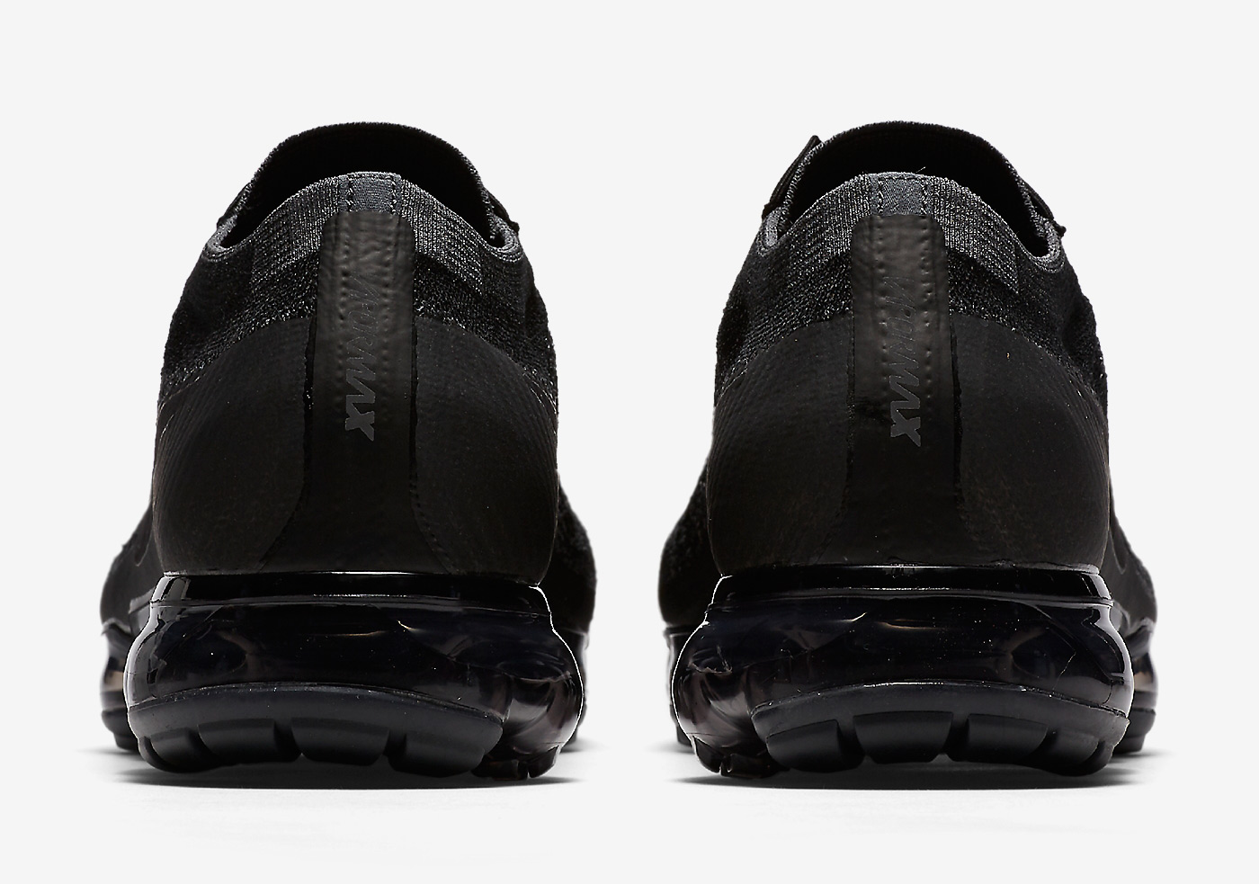 Laceless Nike Vapormax Release Date AQ0581-001 AQ0581-002 | SneakerNews.com