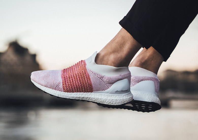 adidas Ultra Boost Laceless “Trace Scarlet”