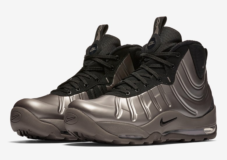 One Of Nike’s Craziest Winter Boots Made A Surprise Comeback