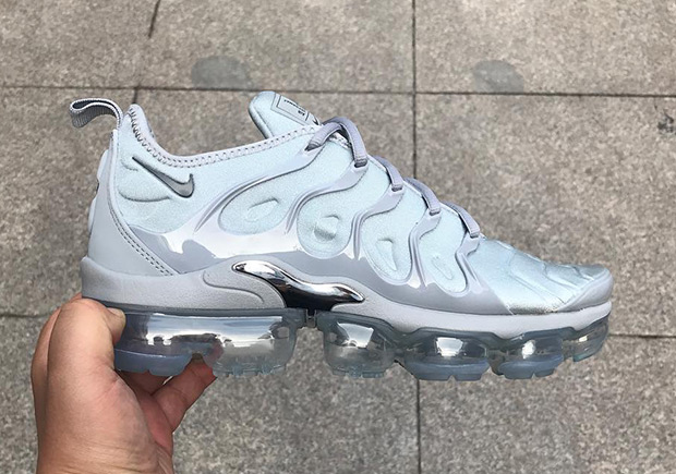 Nike Air VaporMax Plus in White and 