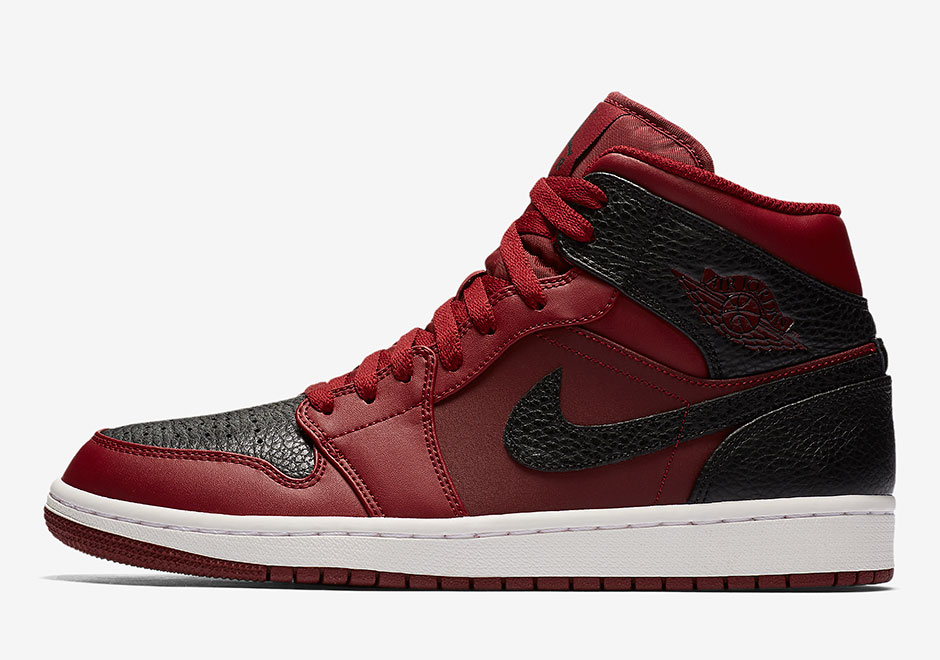 nike air jordan 1 retro mid reverse banned