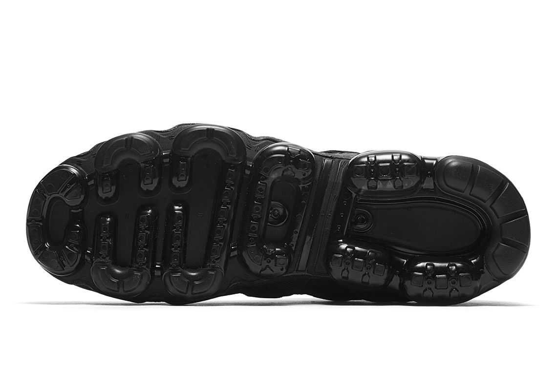 vapormax utility triple black restock