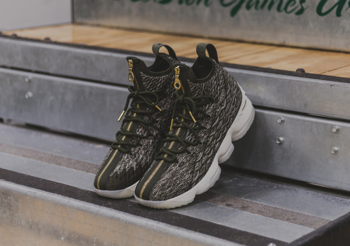 Lebron 15 outlet kith triple black