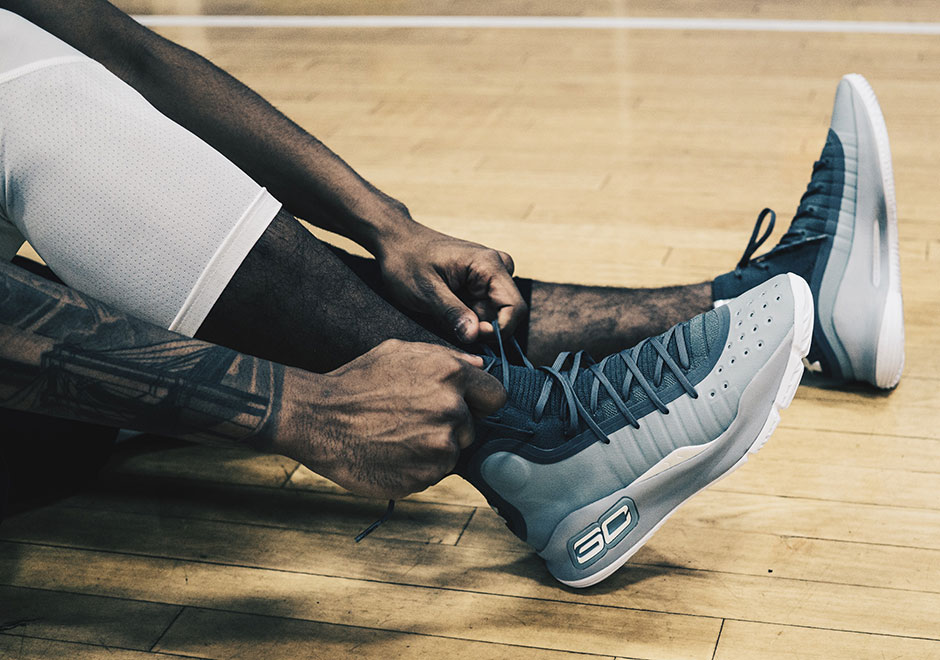 curry 4 on feet