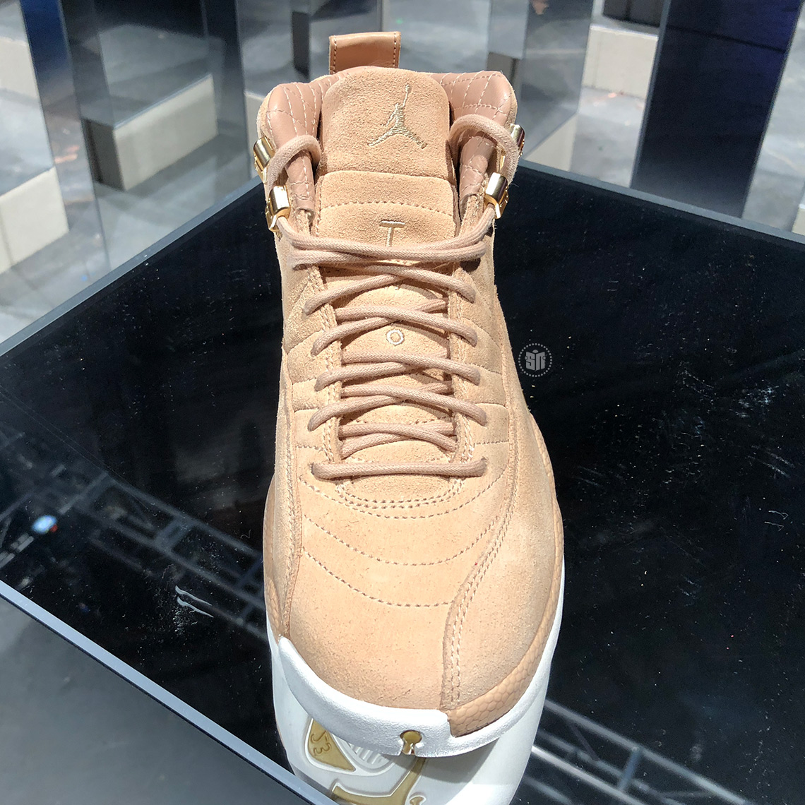 Jordan retro hotsell 12 vachetta tan