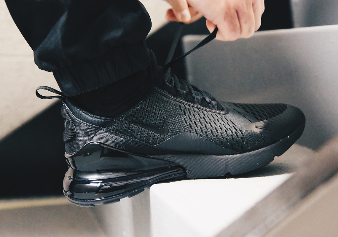 nike air 270 triple black