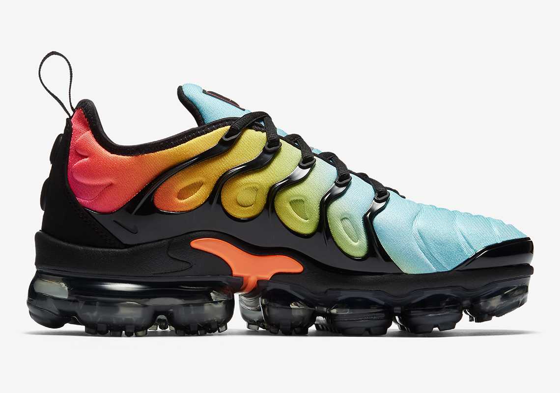 nike vapormax plus in tropical sunset
