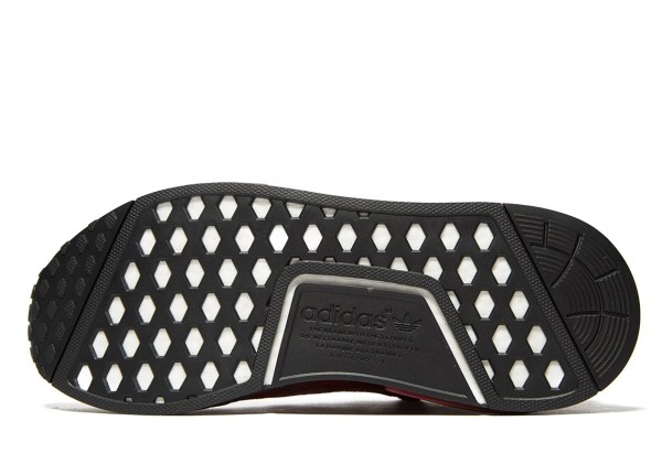 nmd r1 black boost