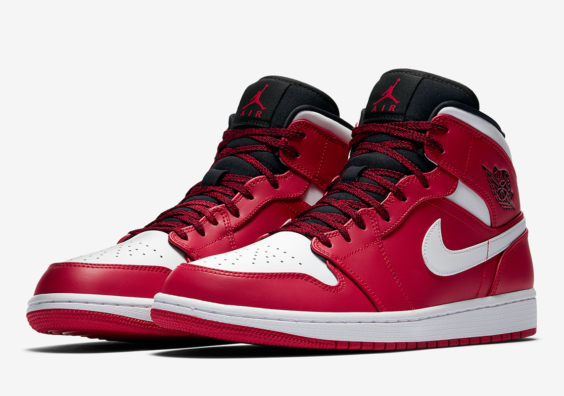 Air Jordan 1 Mids In More Chicago Friendly Colorways Are Coming Soon