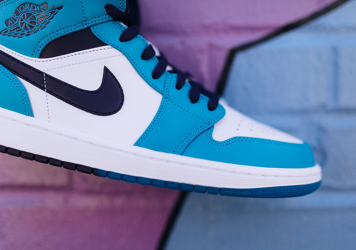 Air Jordan 1 Mid Hornets 1