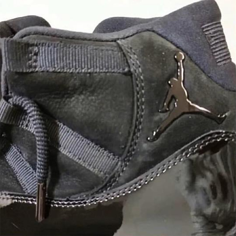 Jordan 11 blackout release hotsell date 2018