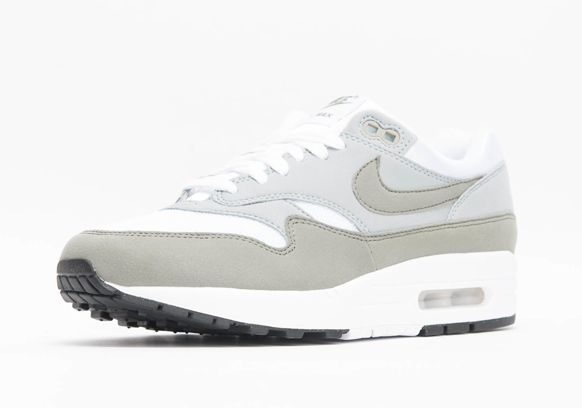 Nike Continues the OG-Style Air Max 1 With “Dark Stucco”
