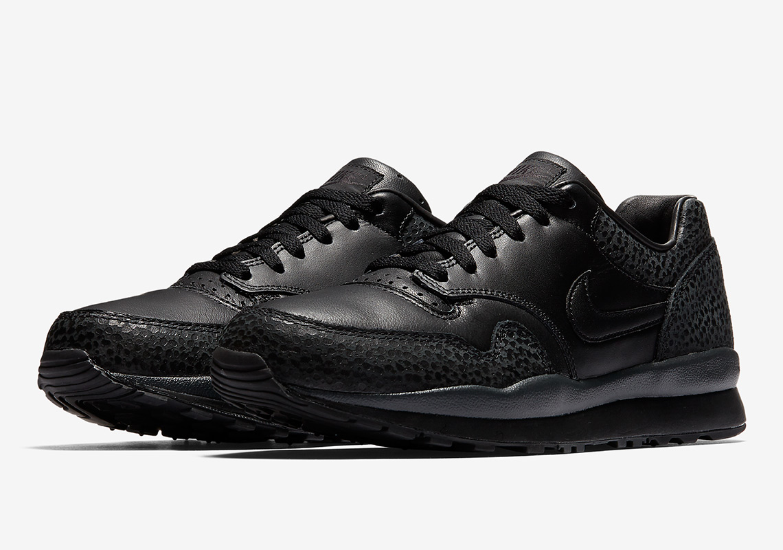 vergüenza Pantano especificar Nike Air Safari "Triple Black" AO3295-002 Release Info | SneakerNews.com