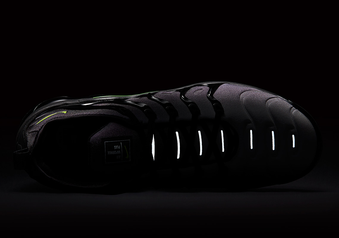 Nike Vapormax Plus Neon 95 Release Info 3