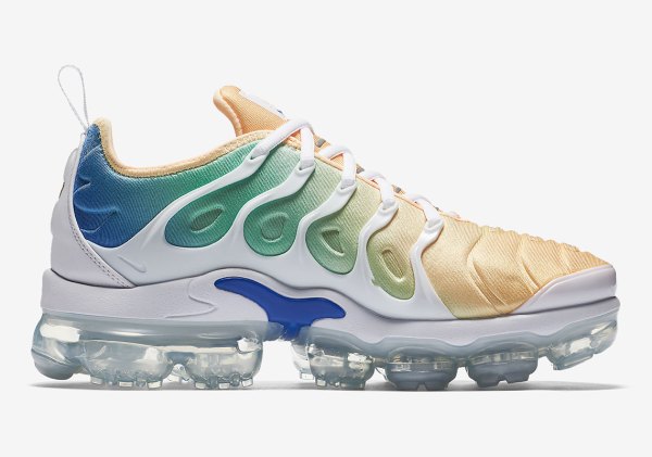 Nike Vapormax Plus Women's AO4550-100 | SneakerNews.Com