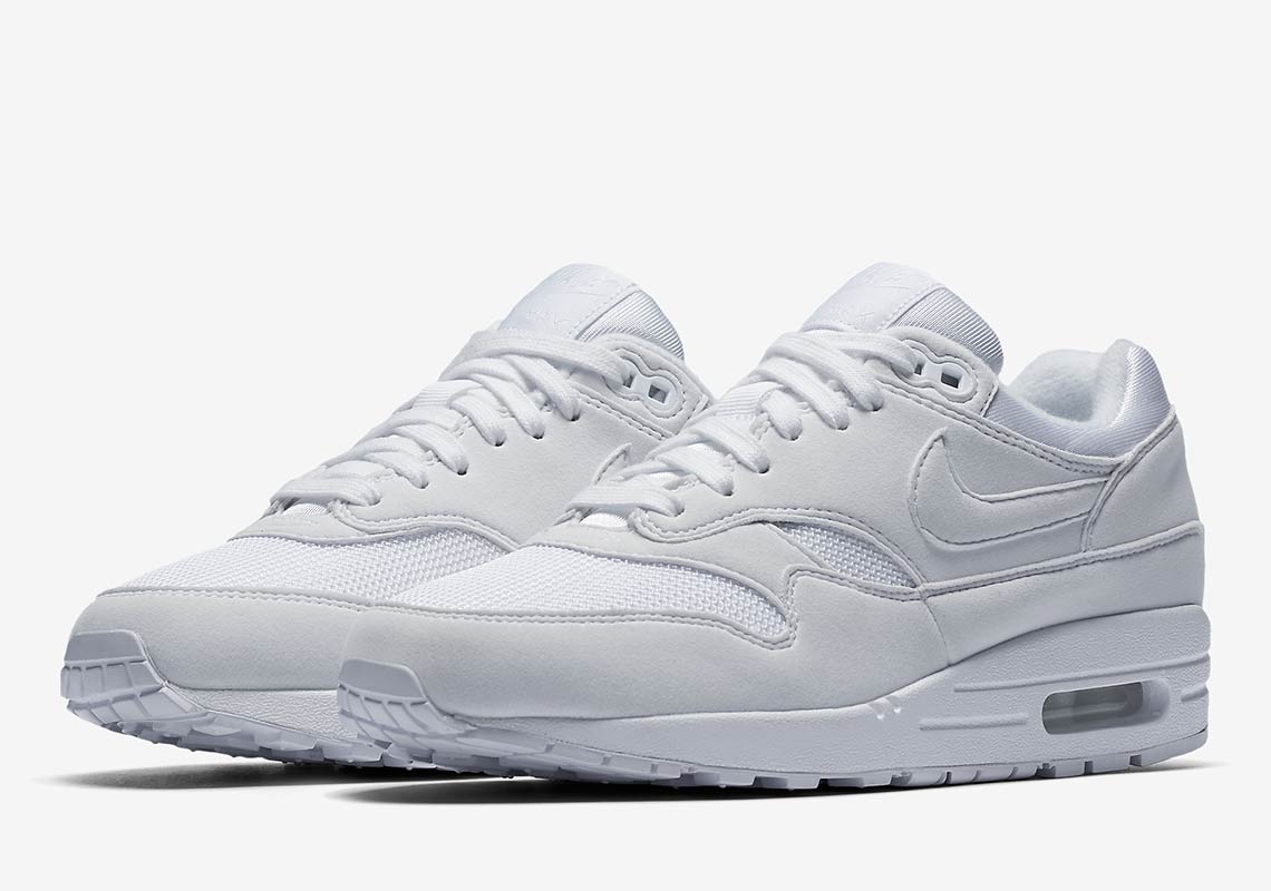 all white air max 1s