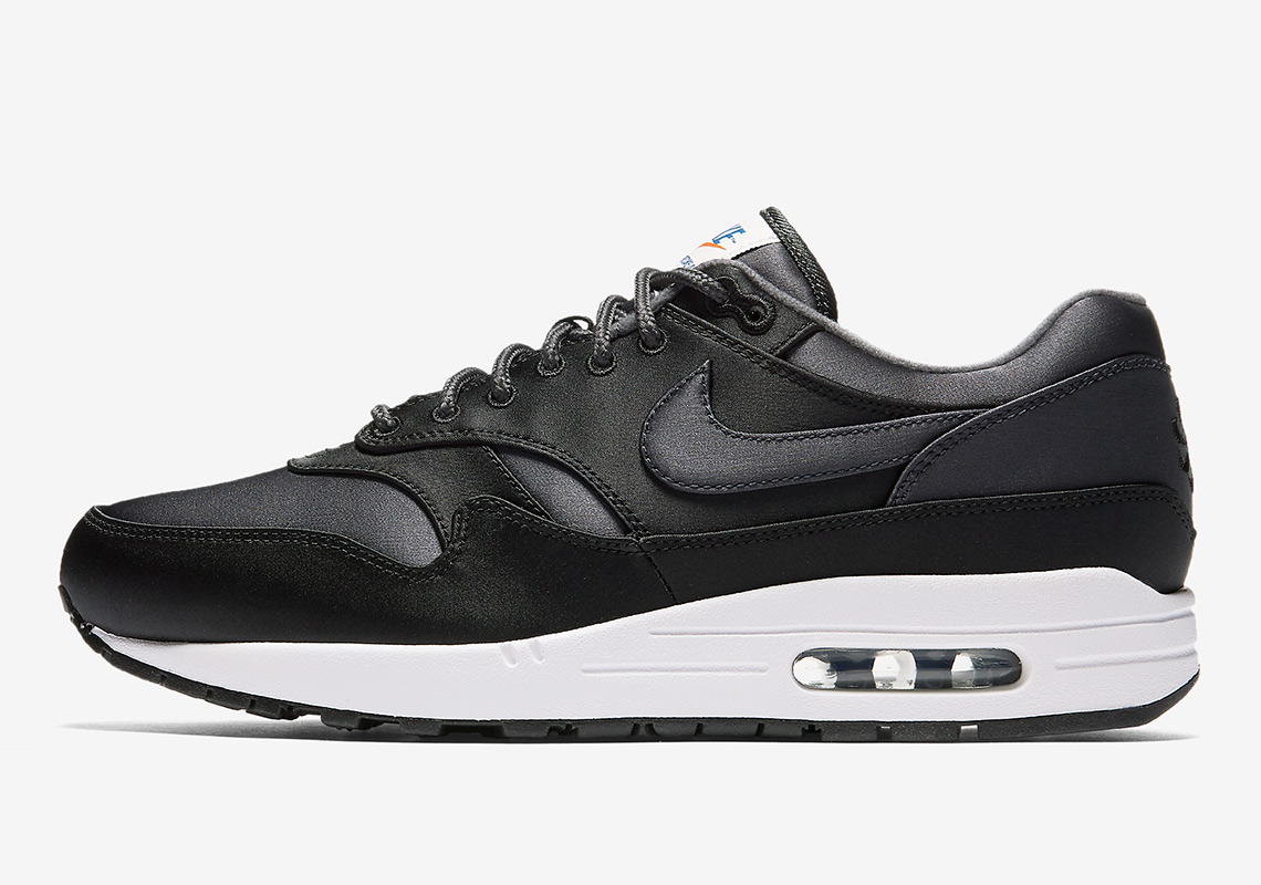 air max 1 satin black