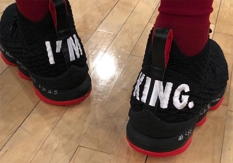 LeBron James Trolls The Knicks With “I’m King” Nike LeBron 15 PE