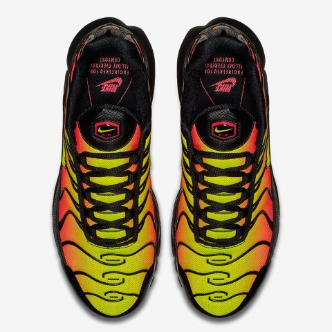 Nike Air Max Plus AQ9979-001 | SneakerNews.com