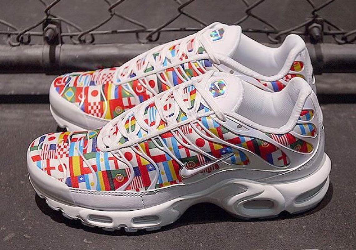 nike tn air max plus international flag