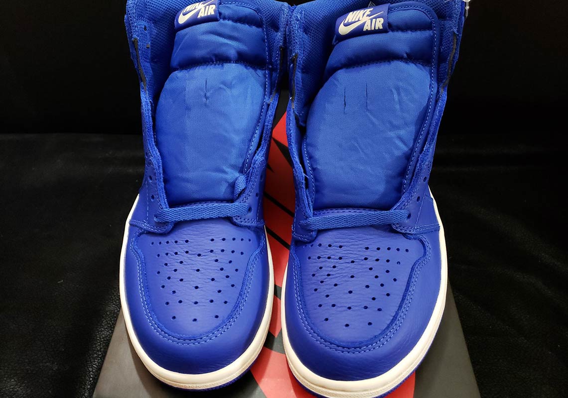 Air Jordan 1 Hyper Royal Release Date 555088 401 4