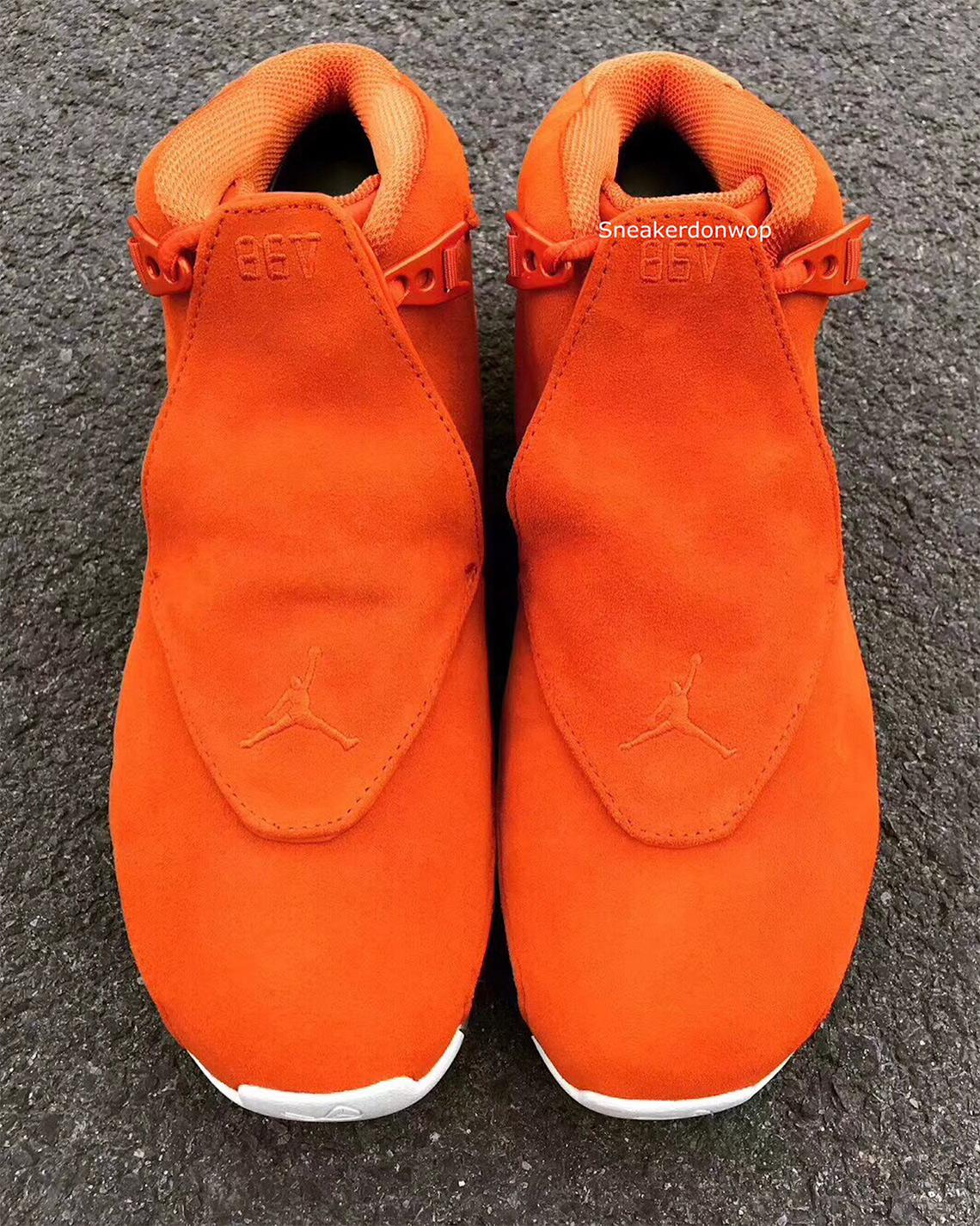 Air Jordan 18 Orange 3