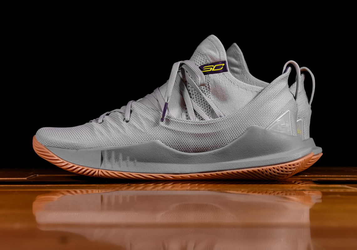 gray curry 5