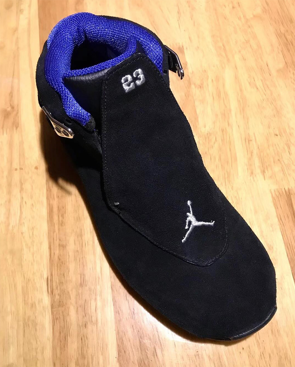 Air jordan 18 retro black on sale