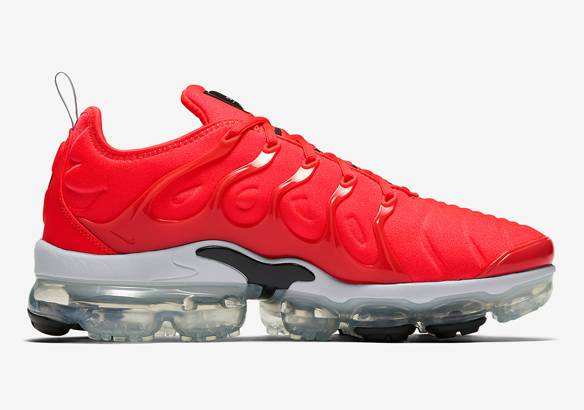 infrared vapormax plus Shop Clothing 