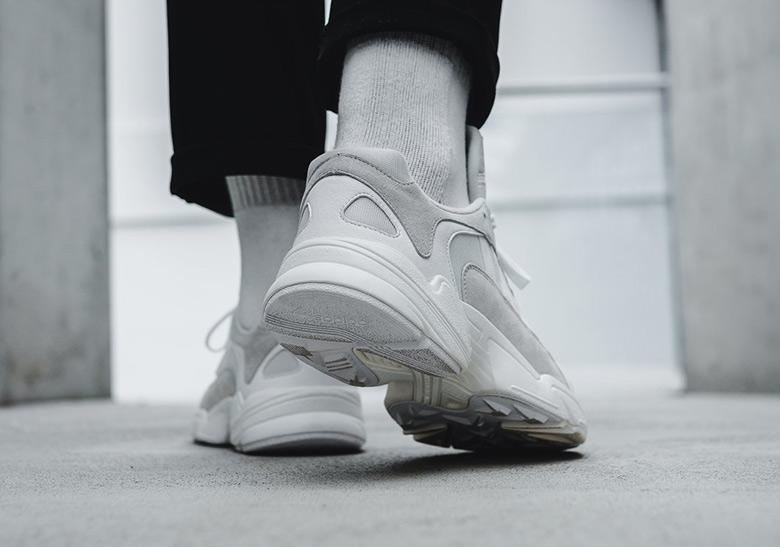 Adidas yung 1 white on sale outfit