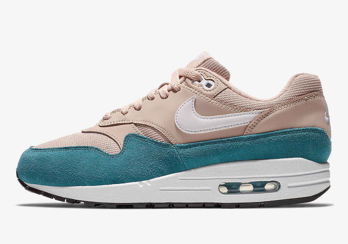 This Nike Air Max 1 Takes One Last Trip To The Beach