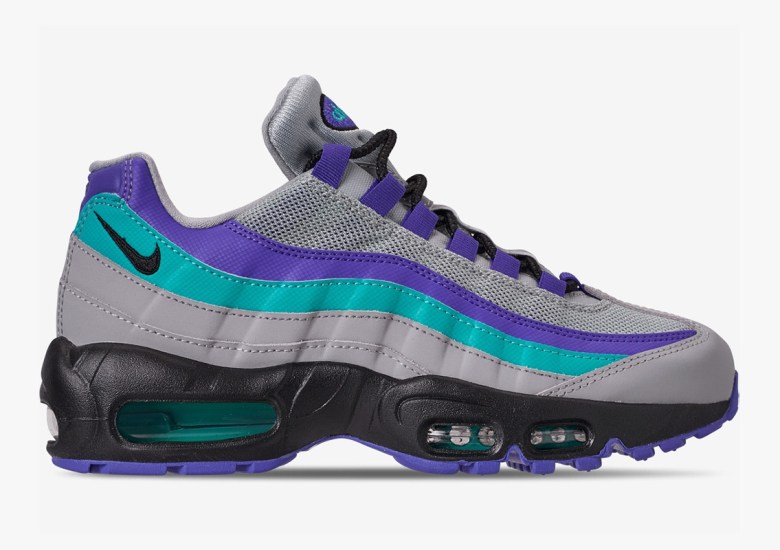 air max 95 aqua on feet