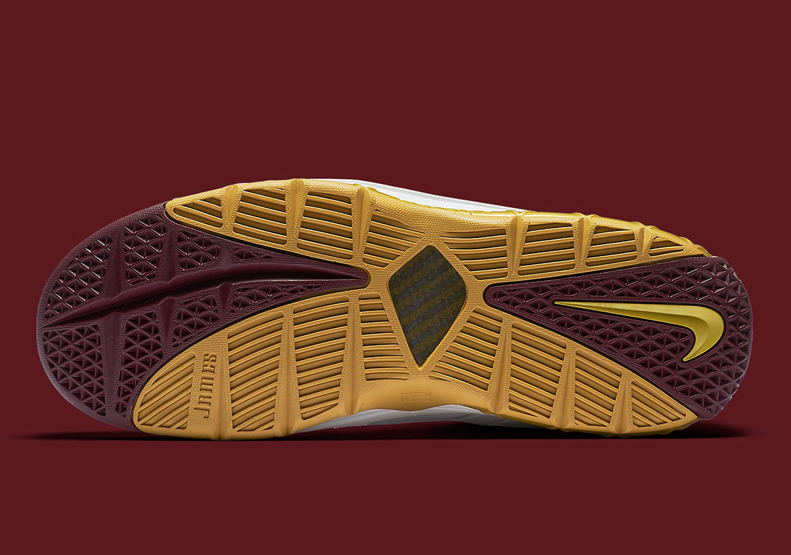 その他 NIKE ZOOM LEBRON III CTK CHRIST THE KING Amazon.com: Zoom Lebron Iii CTK Qs 'Christ The King