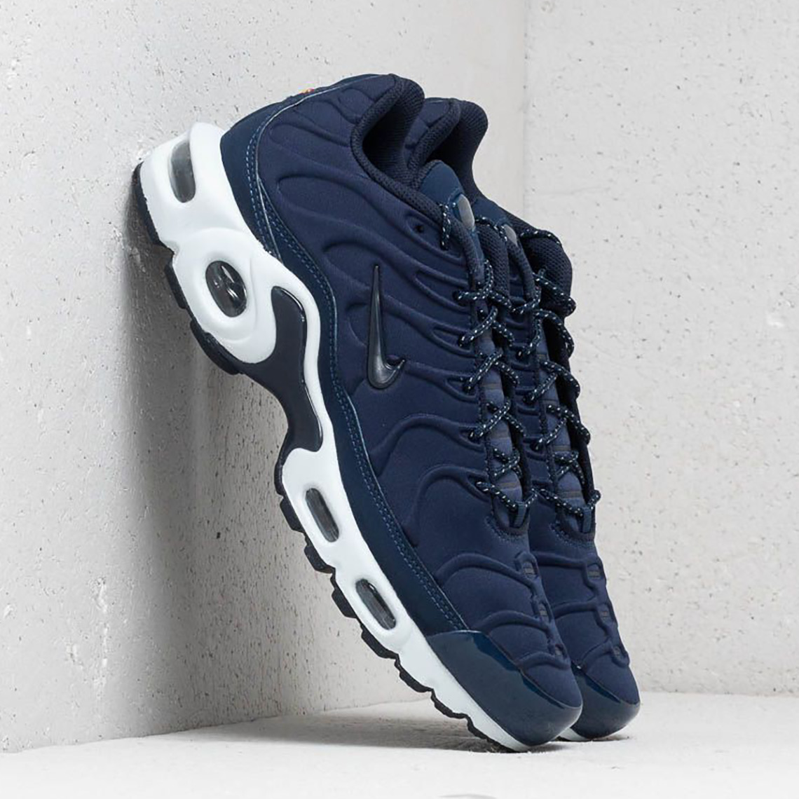 Nike Air Max Plus Midnight Navy Release Info | SneakerNews.com
