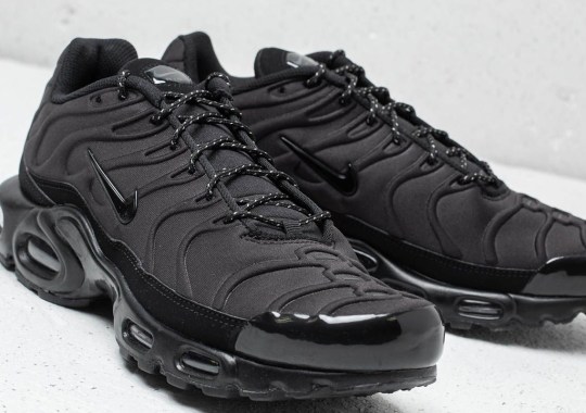The Nike Air Max Plus SE “Triple Black” Features Molded Uppers