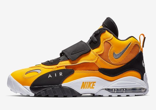 A Nike Air Max Speed Turf Perfect For Steelers Fans