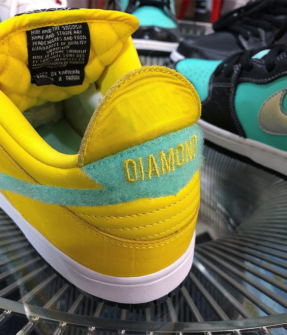 Nike Sb Dunk Diamond Yellow 3