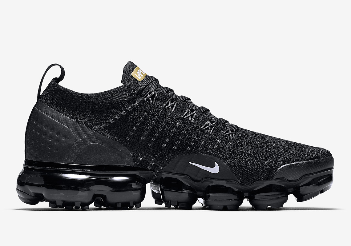 nike vapormax black and gold