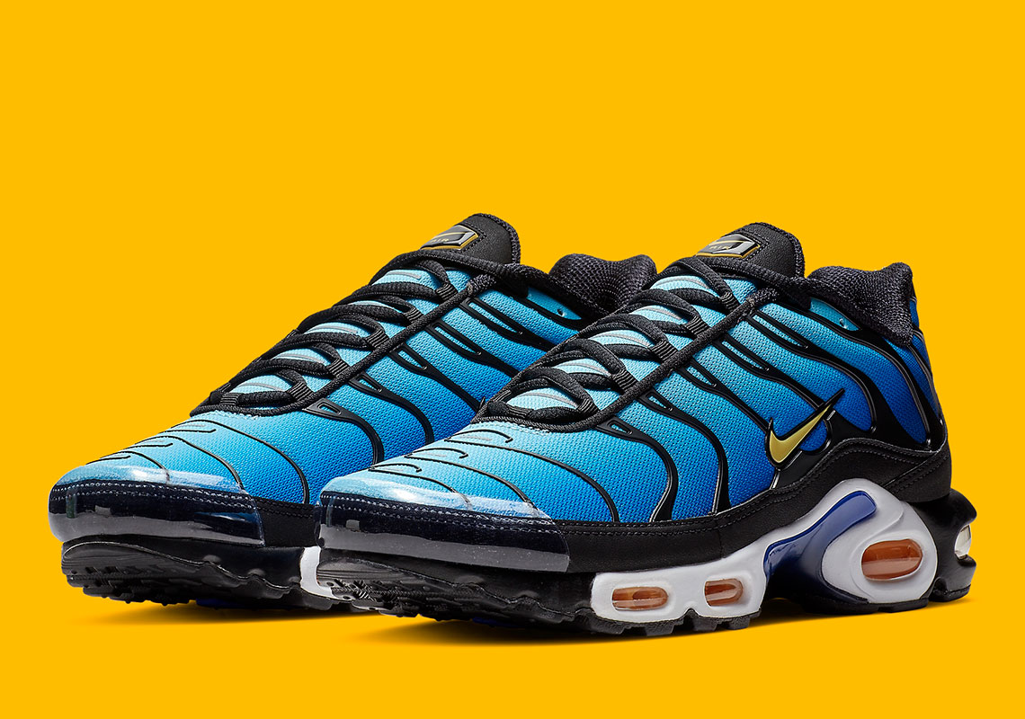 blue air max plus og