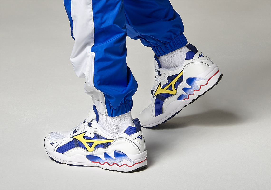 mizuno contender