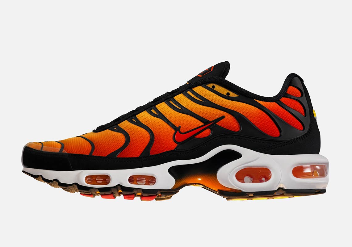 blue and orange nike air max plus