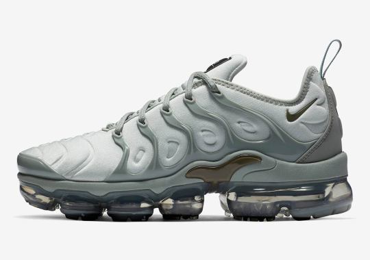 The Nike Vapormax Plus Arrives In A Light Grey For Women