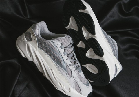 Yeezy 700 v2 