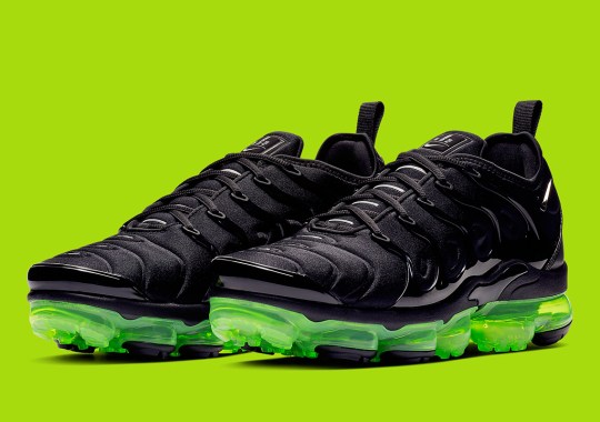 The Nike Vapormax Plus Arrives In A Sleek Black And Volt