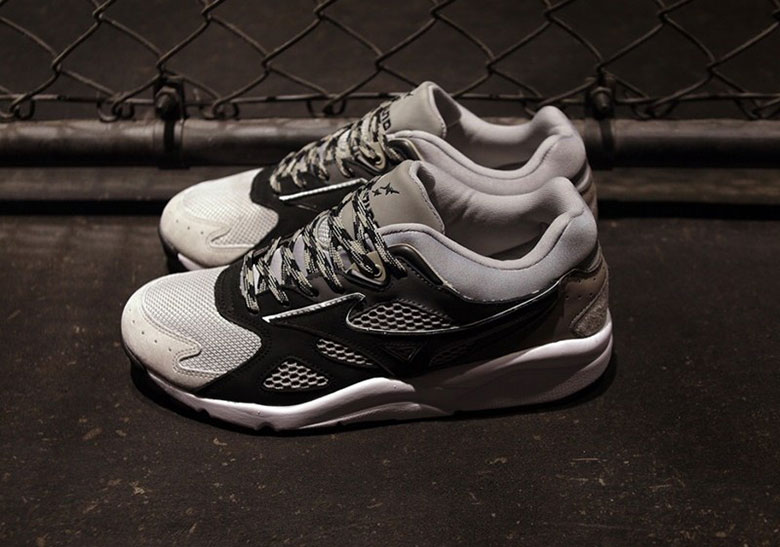 Mizuno Teams with WHIZ Limited And mita For The Sky Medal "Greyscale"