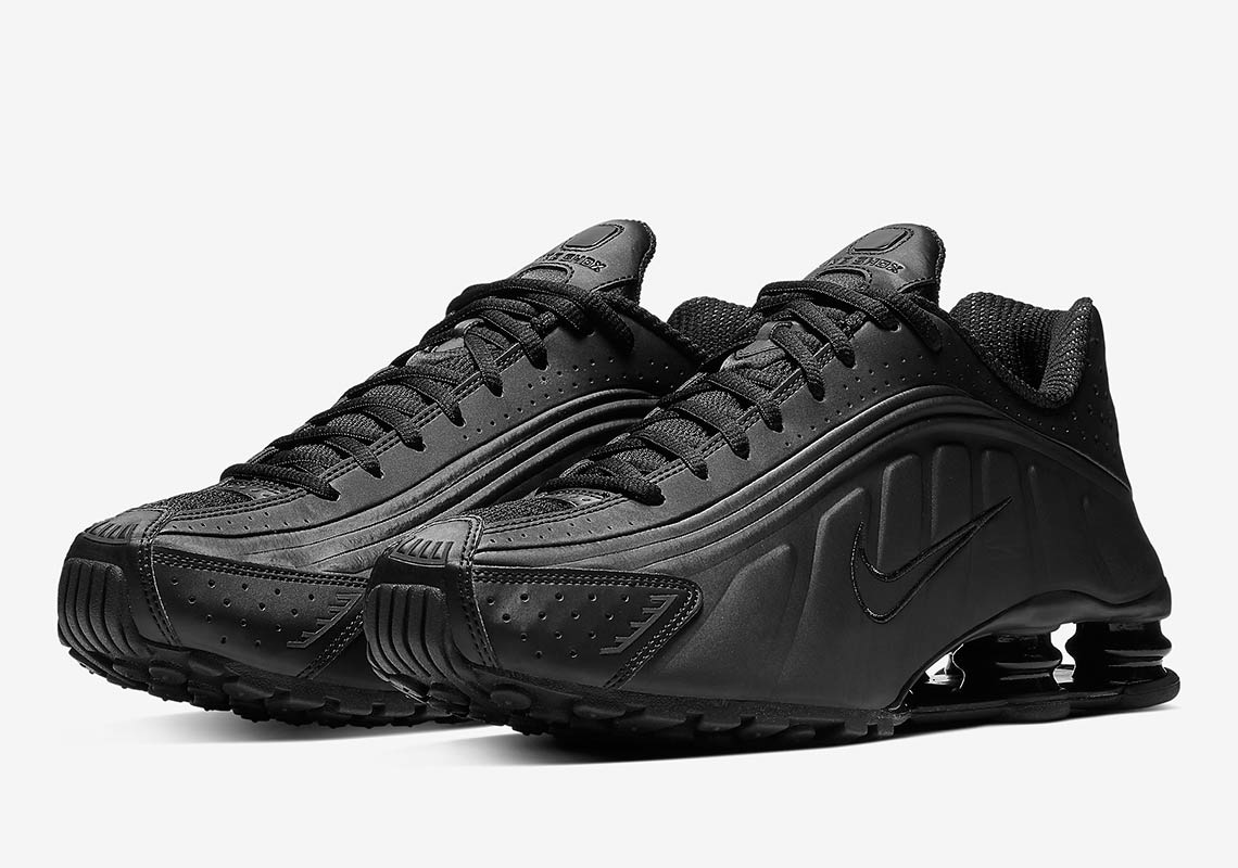 nike shox r4 all black