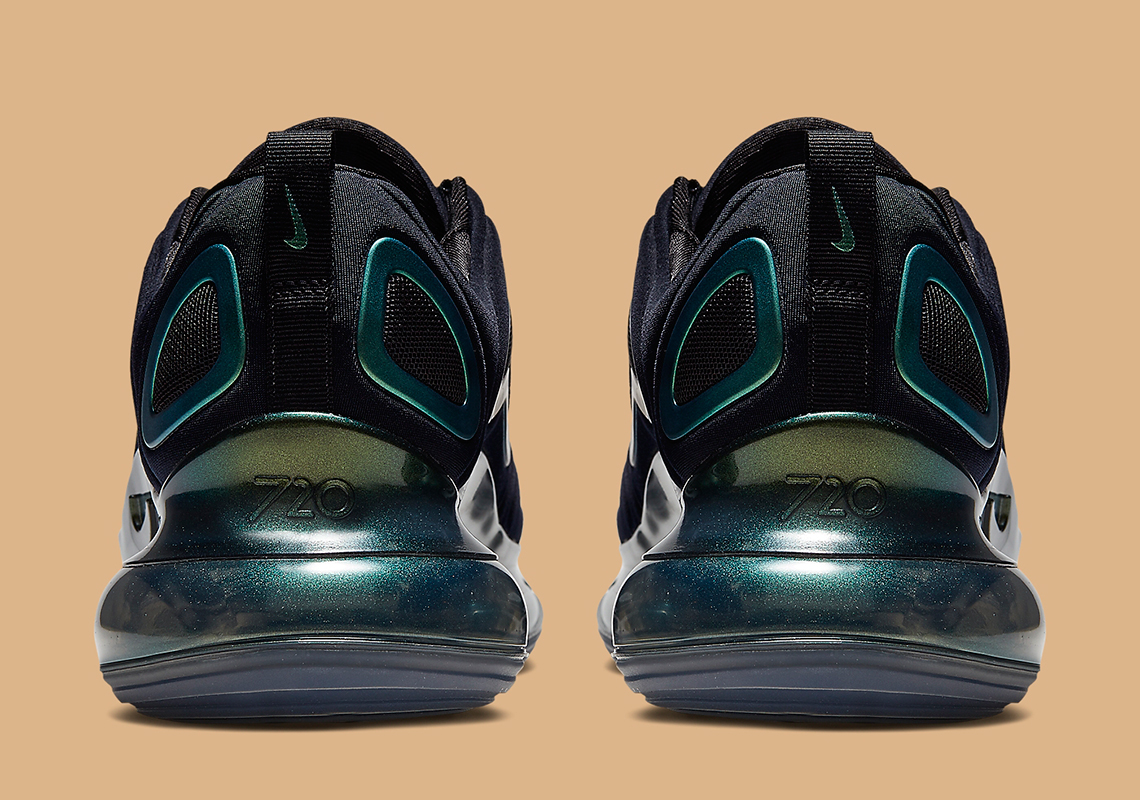 nike air max 720 iridescent trainers in black