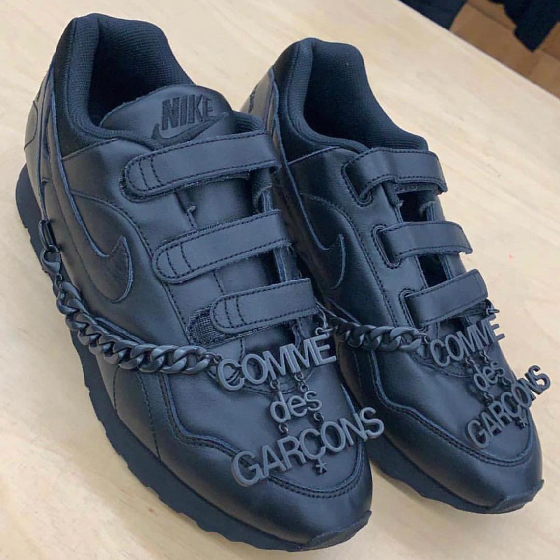 Commedesgarcons Nike Velcro Black 2