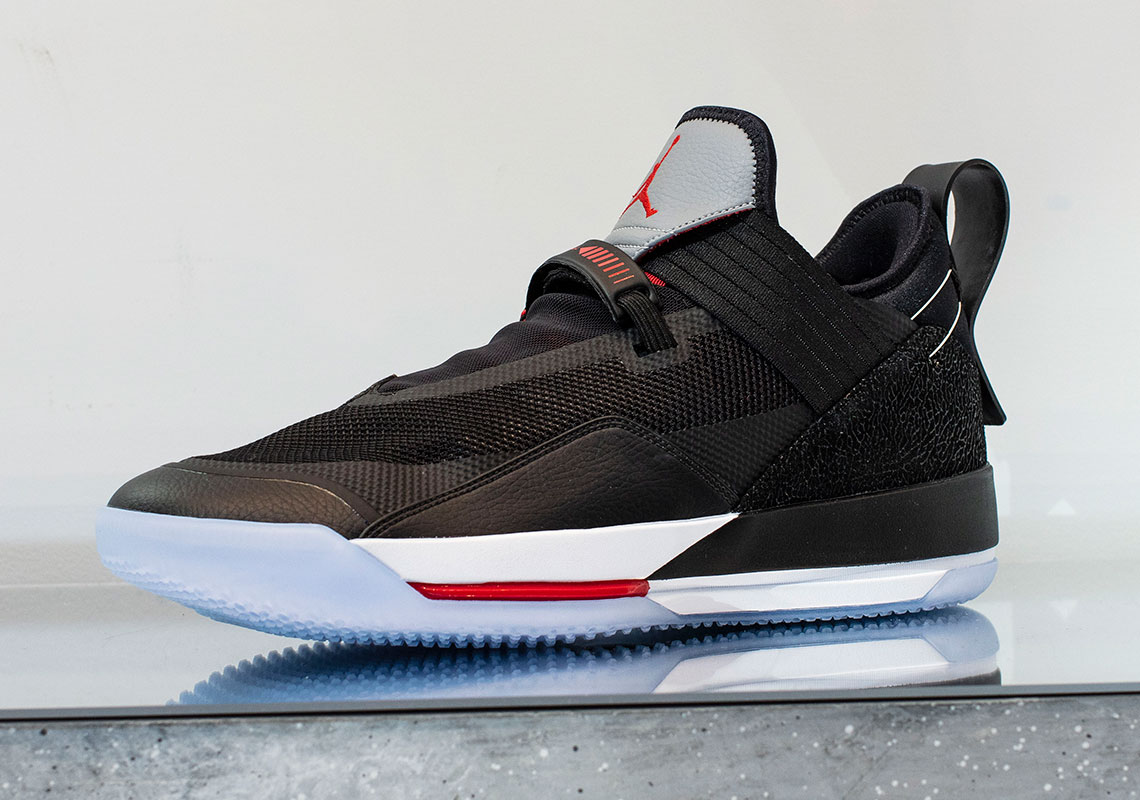 Jordan 33 Low Black 1