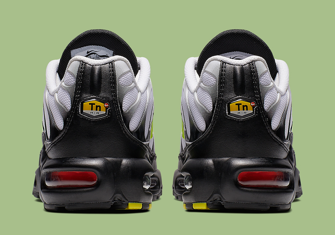 air max plus black volt solar red